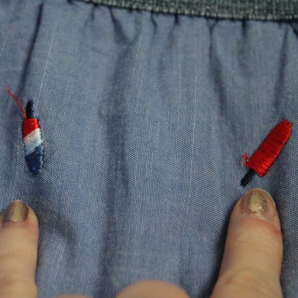 Cat & Jack Girls Red White Blue Bomb Pop Popsicle Chambray Skirt Tiered 10/12 L - Picture 8 of 8